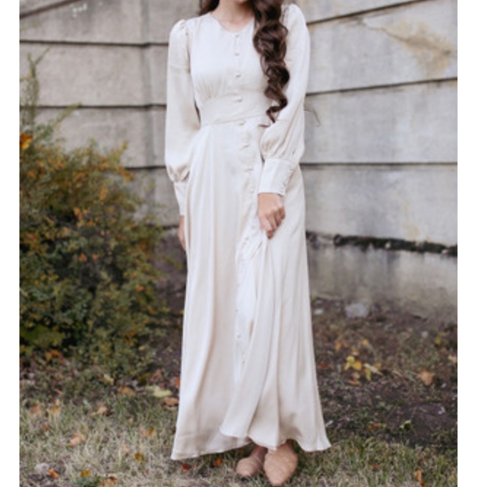 Holiday In Vienna Maxi- Dress - Dainty Jewells 2021 Coll.